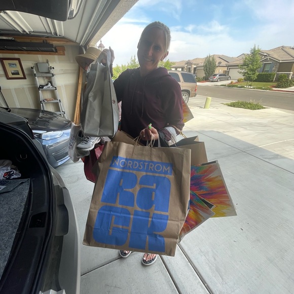 Live with me and my pups! - Picture 2 of 4